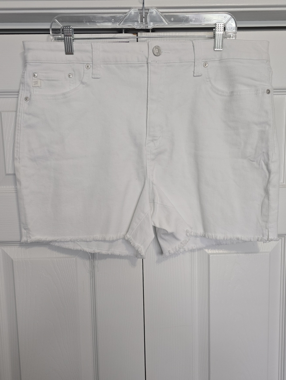 🆕️ Seven7 White Frayed Hem Denim Shorts